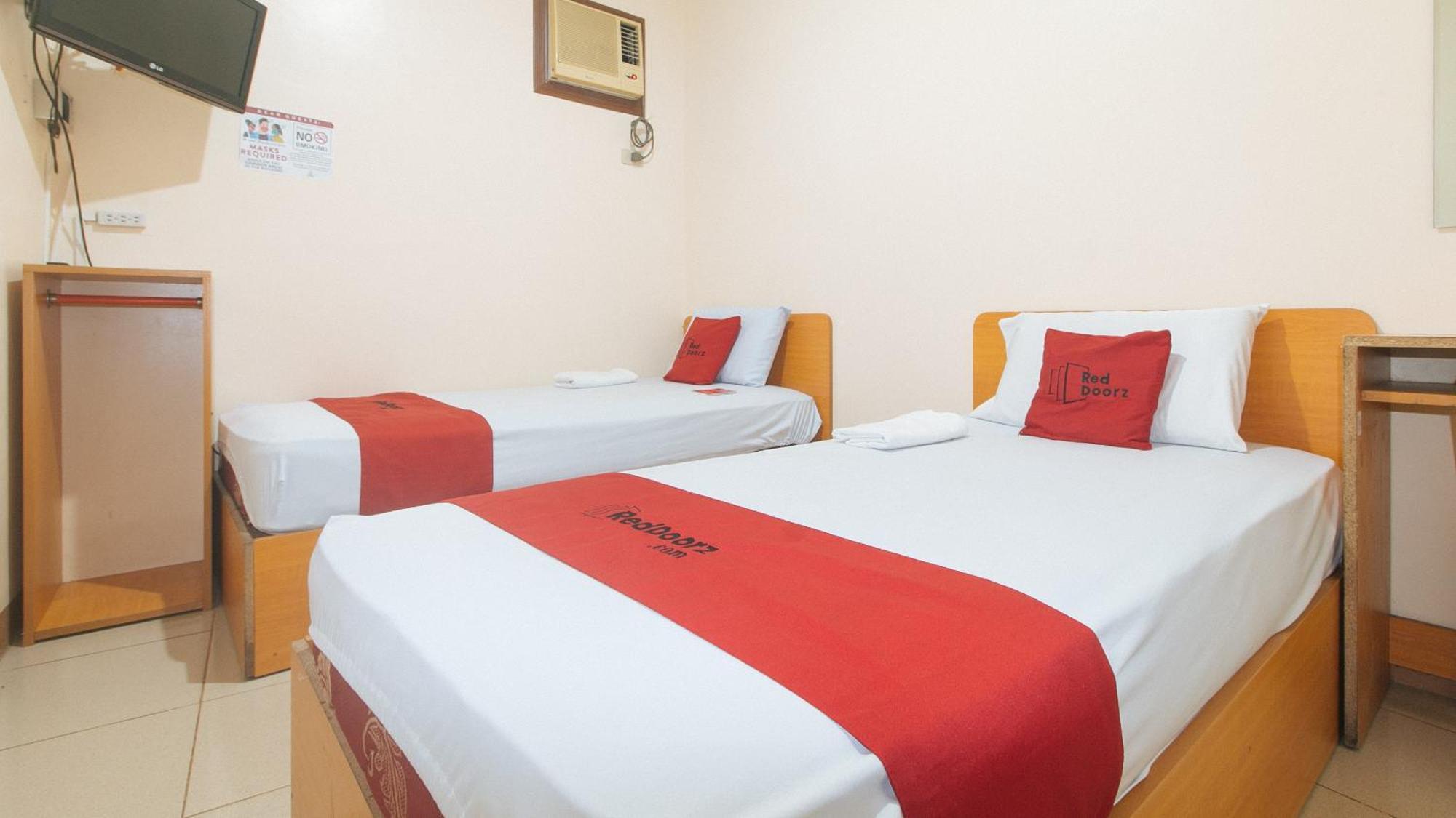 Reddoorz @ Asiana Pension Inn Mandawe Zewnętrze zdjęcie