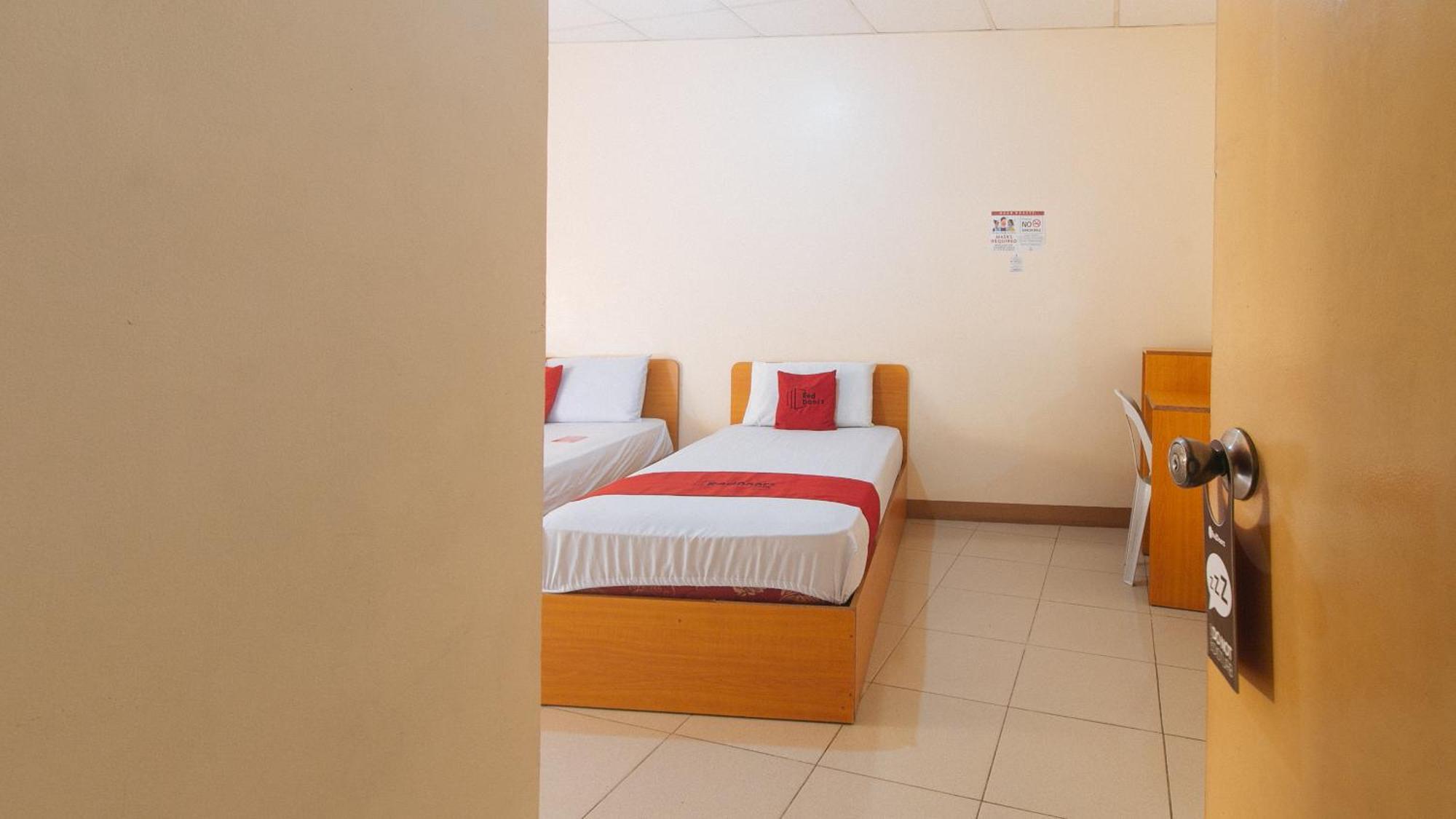 Reddoorz @ Asiana Pension Inn Mandawe Zewnętrze zdjęcie