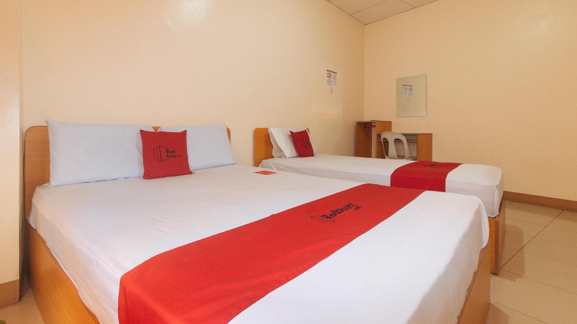 Reddoorz @ Asiana Pension Inn Mandawe Zewnętrze zdjęcie