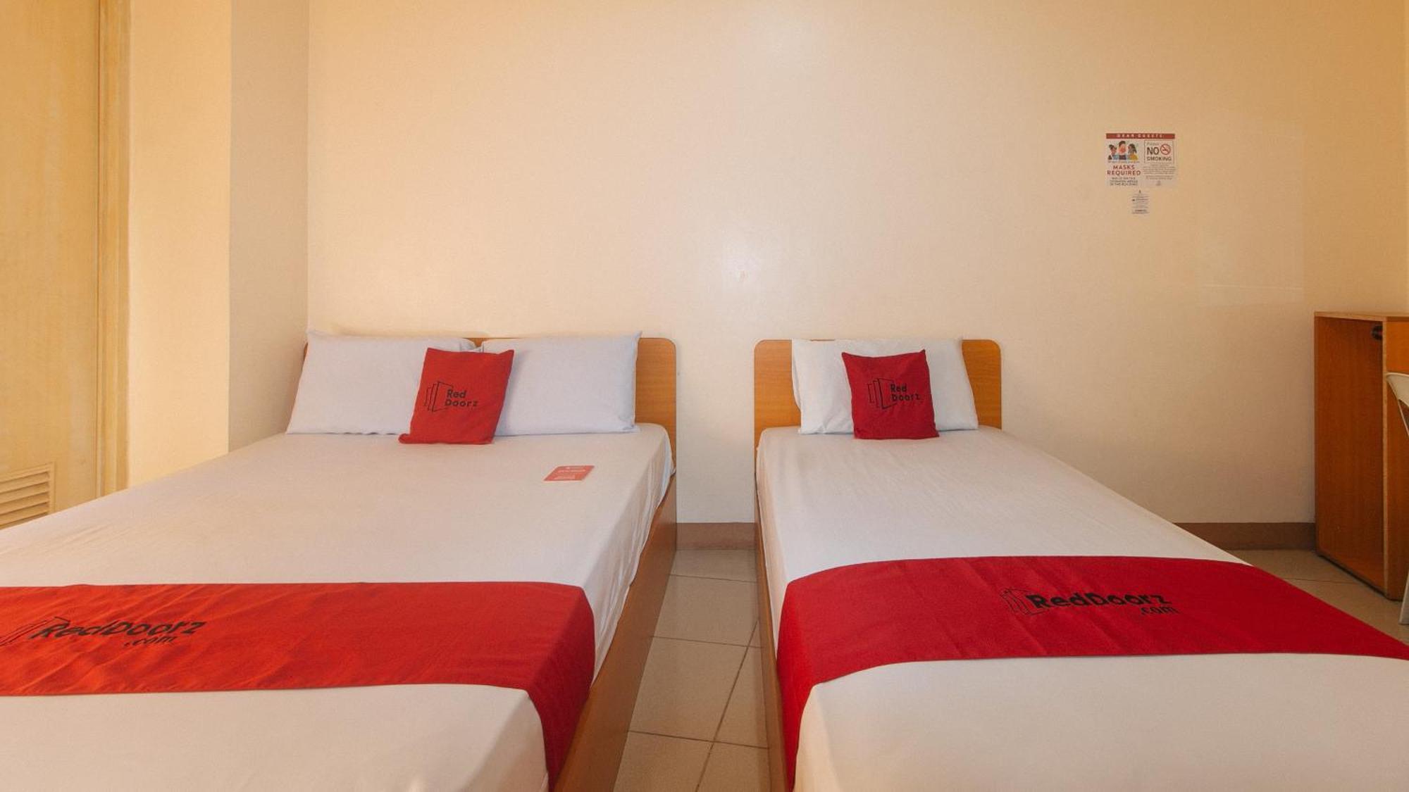 Reddoorz @ Asiana Pension Inn Mandawe Zewnętrze zdjęcie